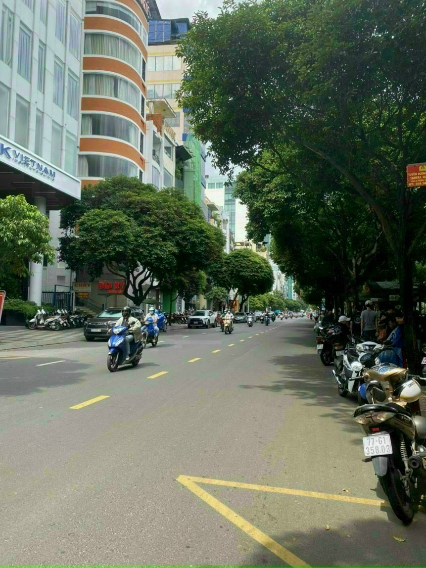 Chủ ngộp bank cần bán gấp mặt tiền đường Cửu Long, quận Tân Bình.