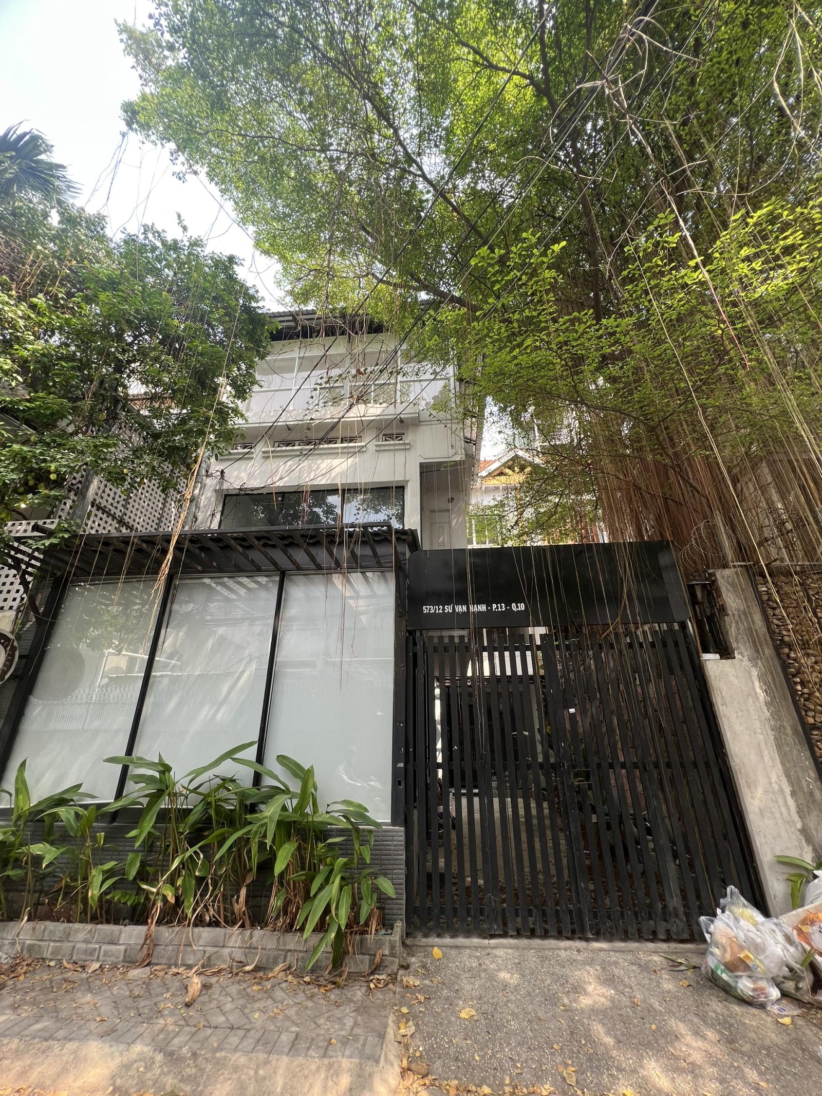 Nhà cần bán diện tích lớn ngang 11m dài 6m ở đường Mặt tiền Trương Quyền
