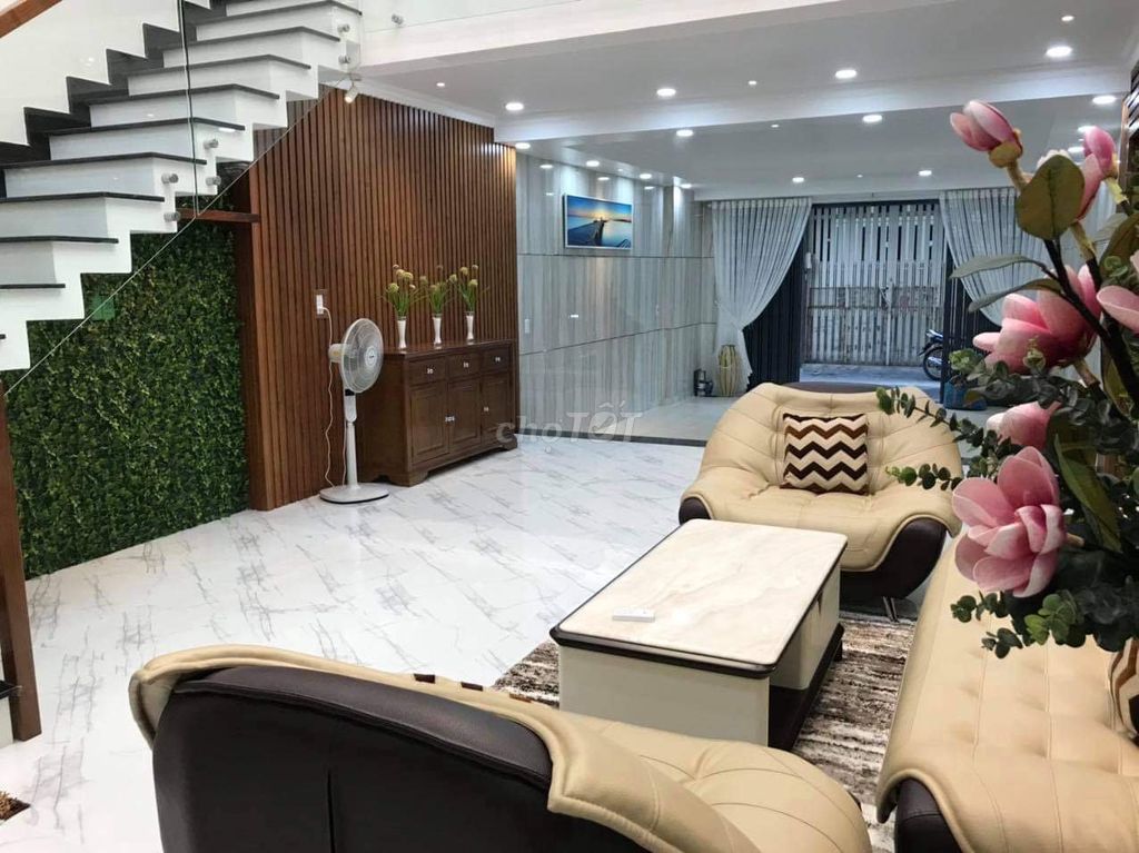 bán nhà hxh 3 lầu dtsd 244m2 gần chợ hạnh thôngtây