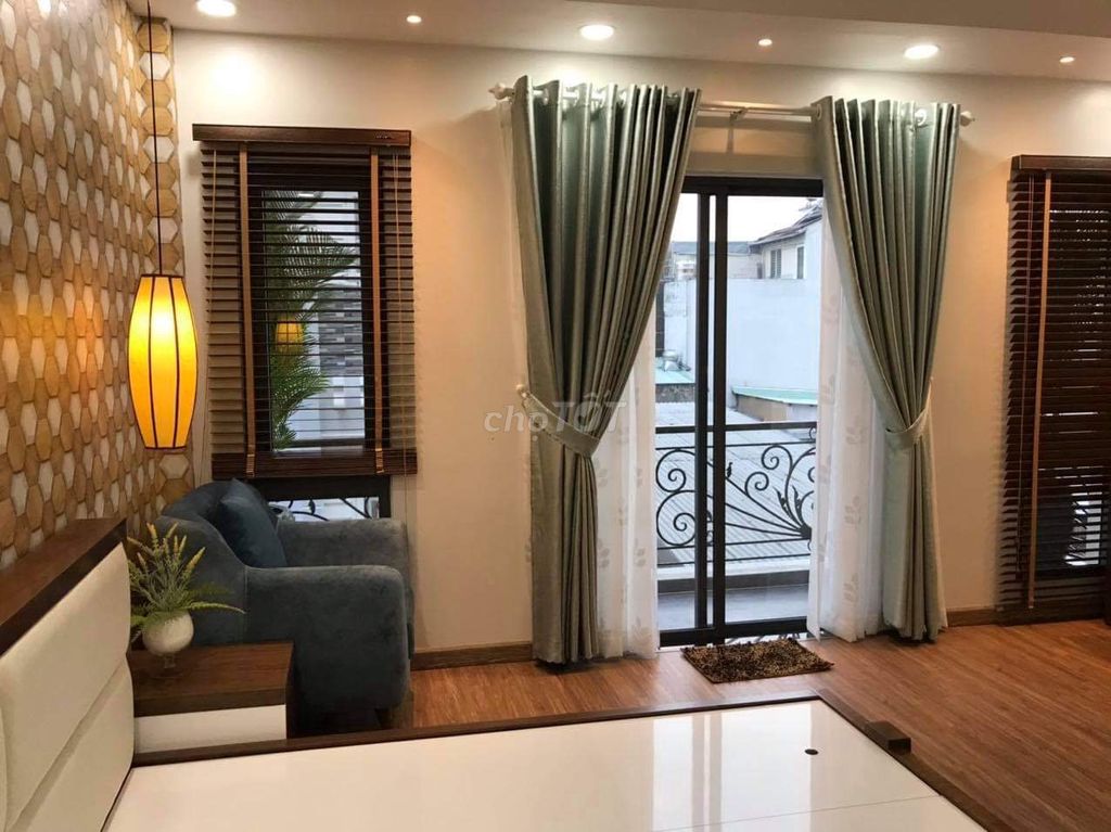 bán nhà hxh 3 lầu dtsd 244m2 gần chợ hạnh thôngtây