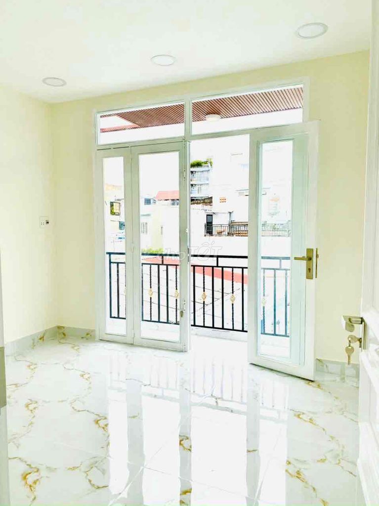 Bán nhà mới xây đường Chu Văn An, P12, DTSD 158.6m2, giá 5.5 tỷ TL