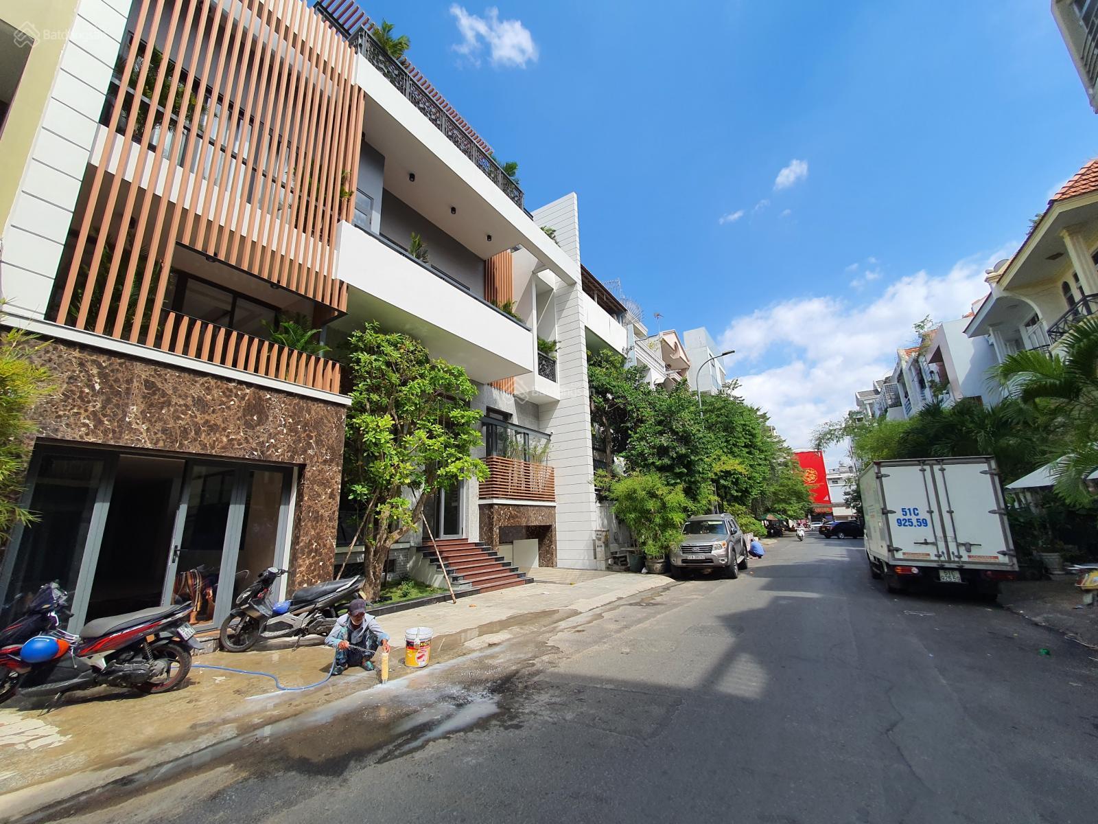 Bán biệt thự Nguyễn Văn Trỗi, Phú Nhuận. (9x20m) khu Compound - khu chỉ có vài căn nhà. Giá 39.9 tỷ