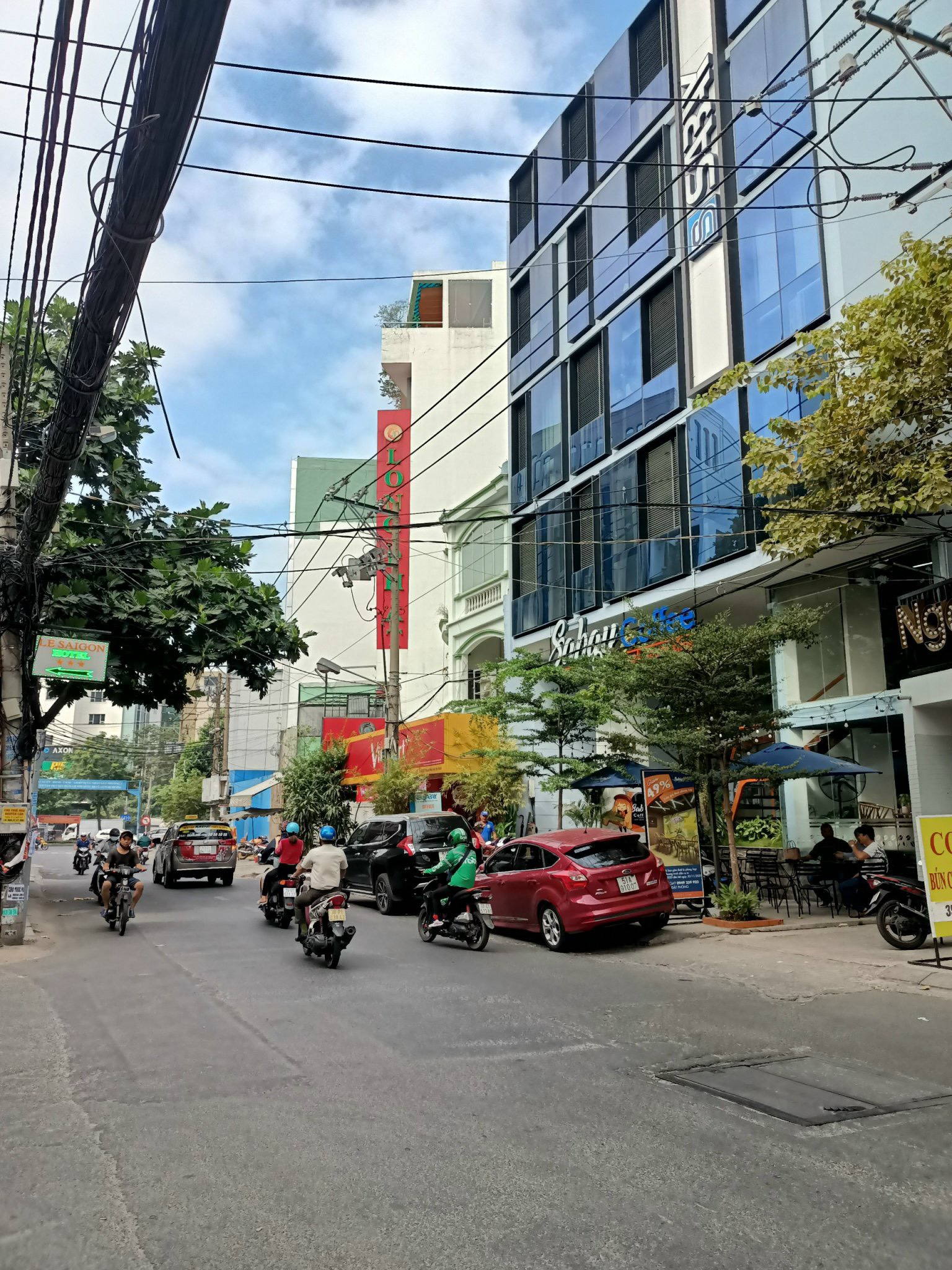 Bán gấp góc 2 mặt tiền đường Nguyễn Hồng Đào, P14, Tân Bình. DT: 4.3x11m giá 6.8 tỷ TL