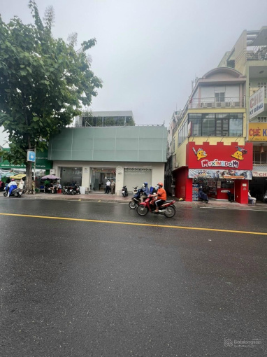 Bán MT Lê Quý Đôn, P. 6, Quận 3. DT 19m X 22m CN 373m2. HĐT 310,31 triệu/tháng. Bán giá 80 tỷ