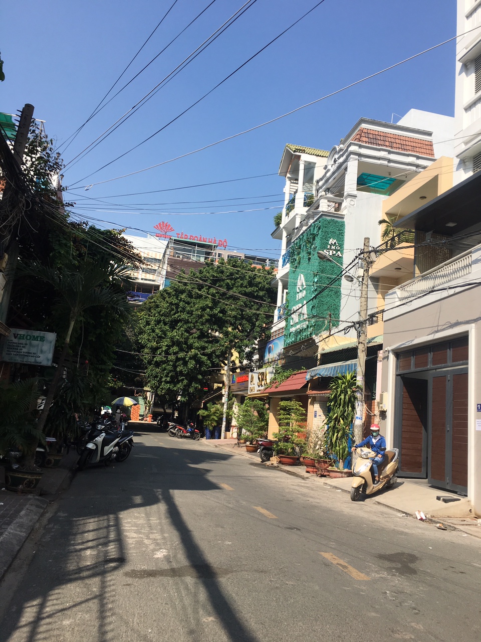 Bán Villa Nguyễn Trọng Tuyển, nhà đẹp 4 tầng, ngang rộng 7.2m. Giá chỉ 21 tỷ