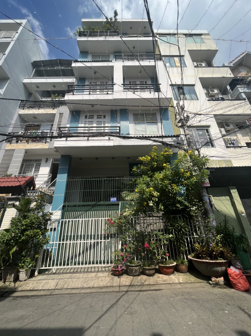 Nhà bán hẻm sạch sẽ xe hơi Thành Thái Phường 14 quận 10 (6x20m ) 3 lầu chỉ 21 tỷ tl 