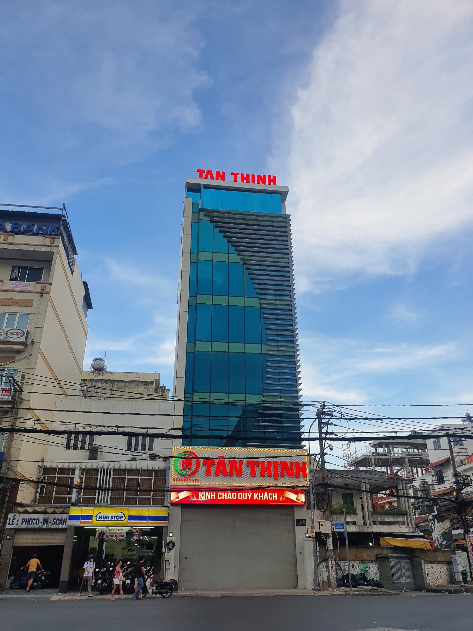 Bán nhà giá rẻ mặt tiền đường Trường Sơn P2 Tân Bình, HĐ thuê 100 triệu/th