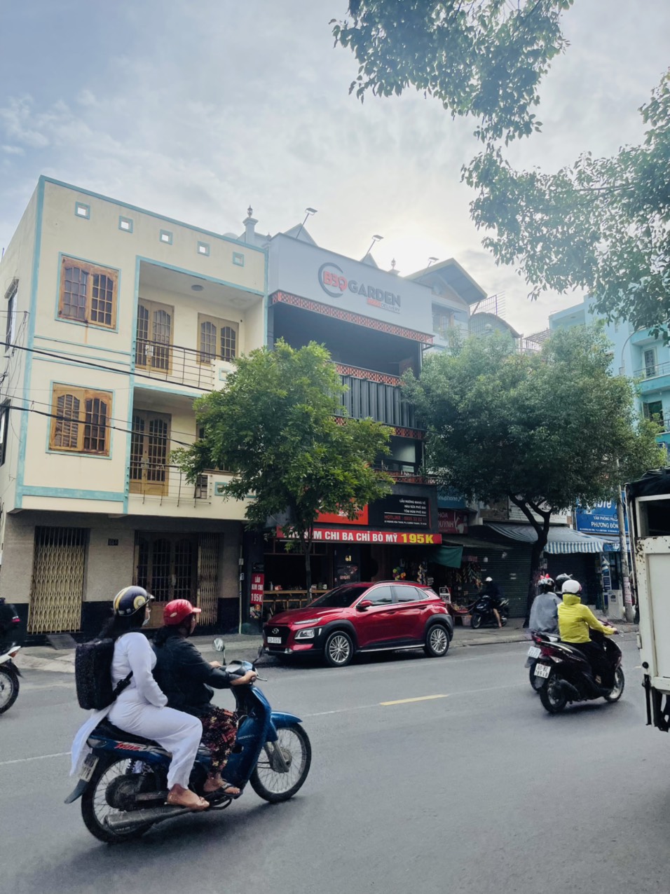 Bán nhà mặt tiền Nguyễn Gia Trí (D2) quận Bình Thạnh 4x20m 3 tầng