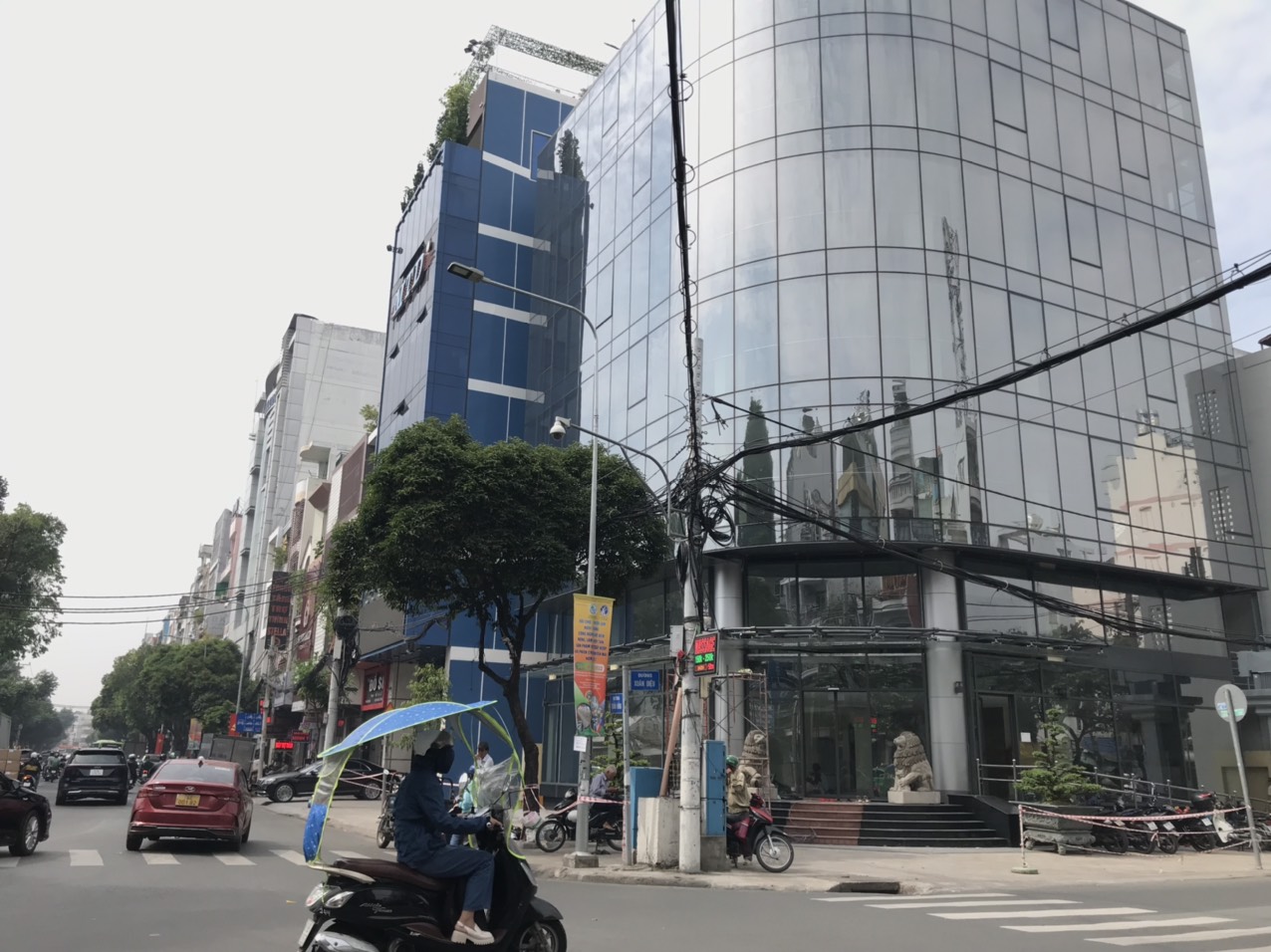 Cực hót, nhà góc 2 MT đường Nguyễn Thái Bình, P4, Tân Bình (15x4m) kế bên tòa nhà giá chỉ 15.3 tỷ