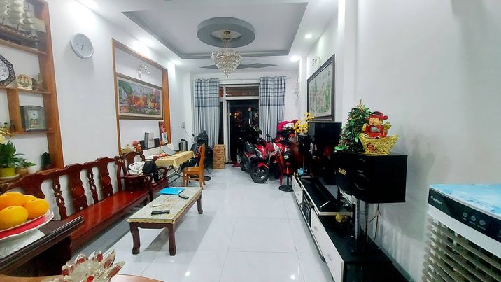 Căn  nhà nằm đường Lê Văn Phan,phường Phú Thọ Hòa,Tân Phú 74m2,hẻm 6m Thông chỉ 5,7tỷ.