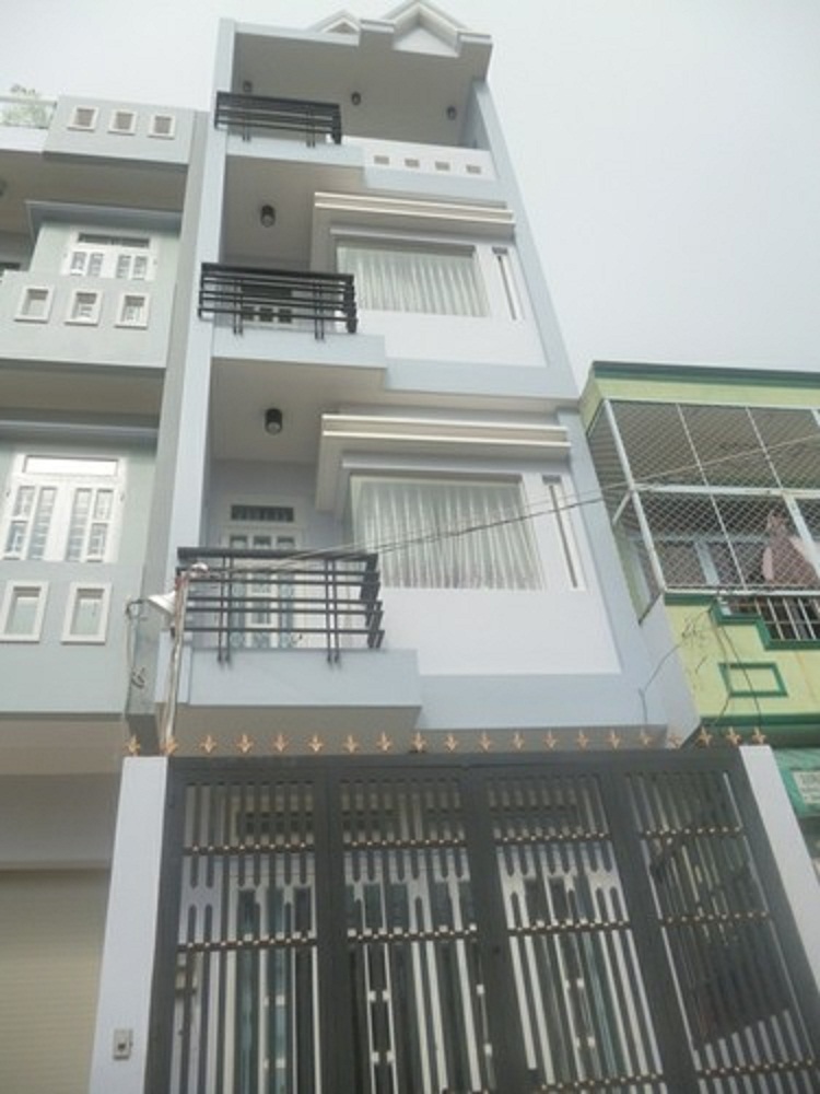 Bán nhà mặt tiền Trần Quốc Toản - ngay Hai Bà Trưng Q. 3, DT: 102m2