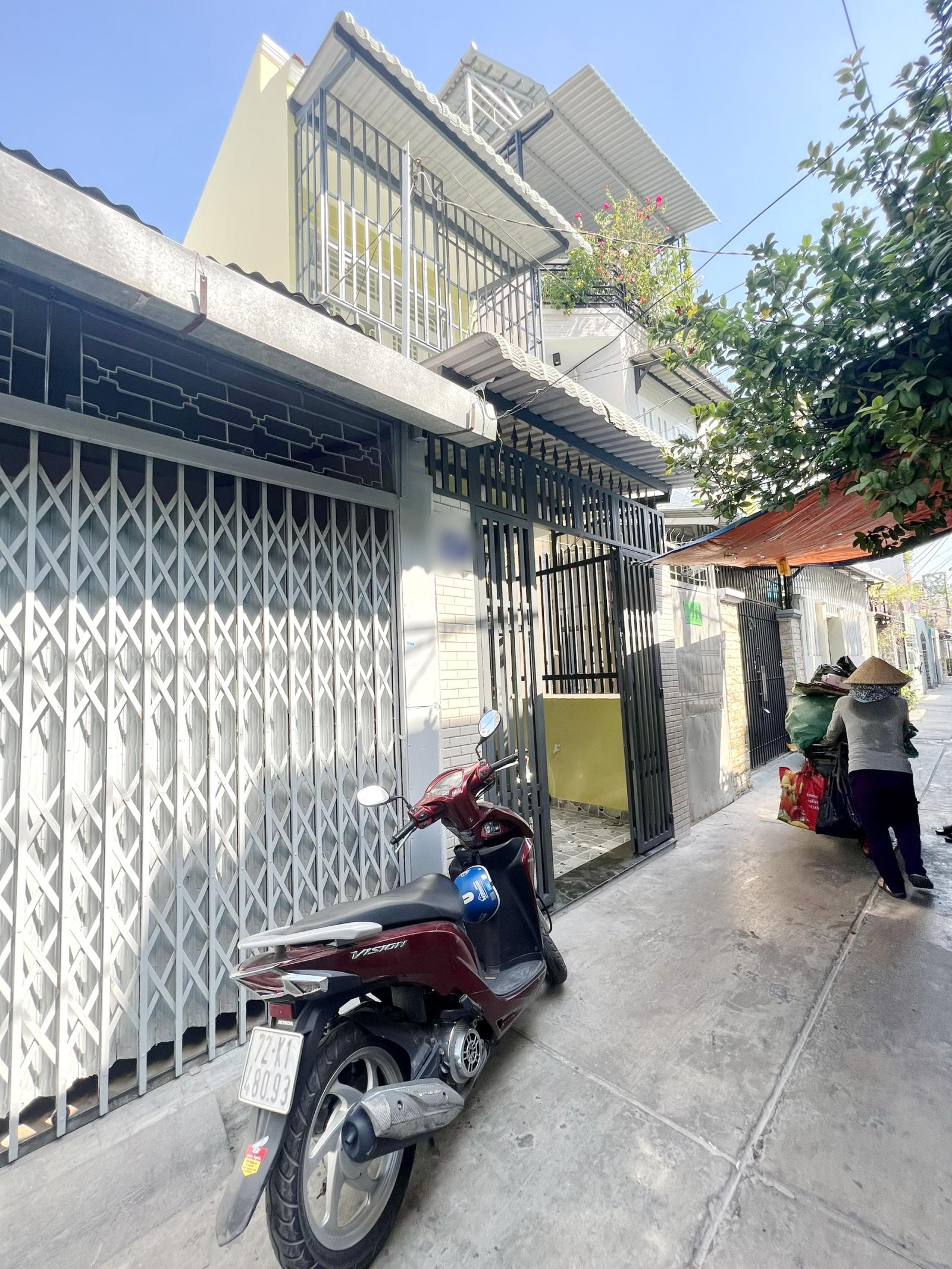 Bán nhà mới 1 lầu hẻm 4m gần chợ Bùi Minh Trực Phường 5 Quận 8
