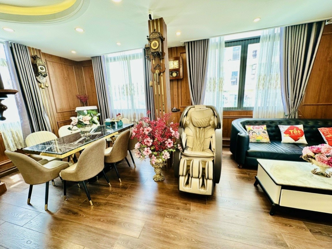 Bán Biệt Thự hẻm VIP Cộng Hoà , Tân Bình DT 10 x 22m, giá chỉ 24 tỷ, Nhà rất đẹp