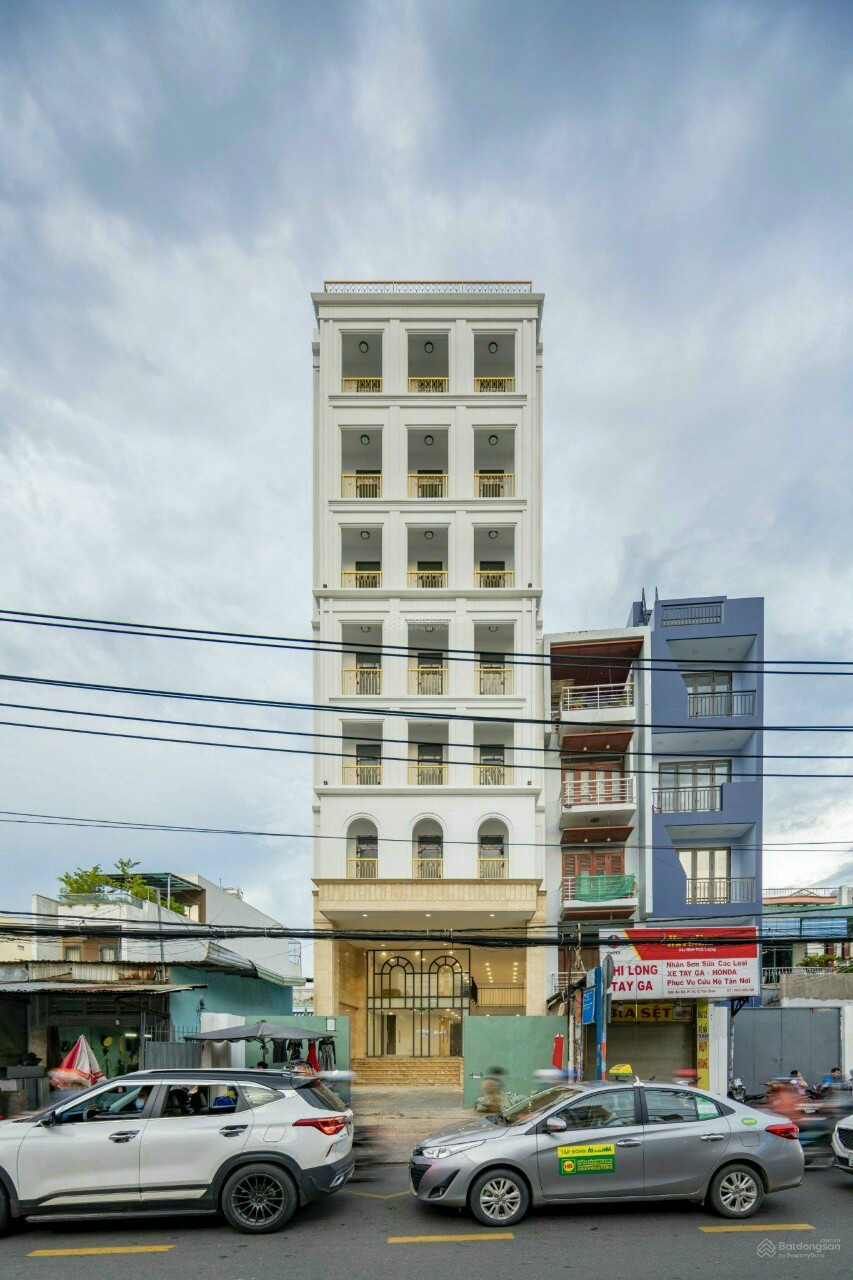 Ngay Hà Huy Giáp Nguyễn Oanh, 4 tầng 4 PN, tặng nội thất, HXH