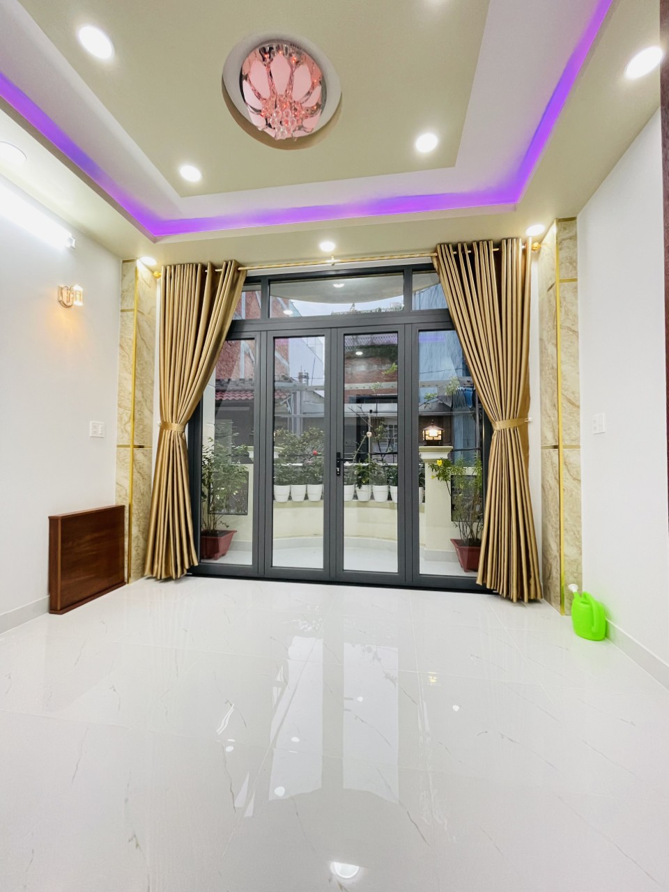BÁN NHÀ ĐẸP VÀ THÔNG MINH- PHÚ THỌ HÒA, Q TÂN PHÚ, 3 TẦNG  5,5 TỶ Tel 08.777.37.357