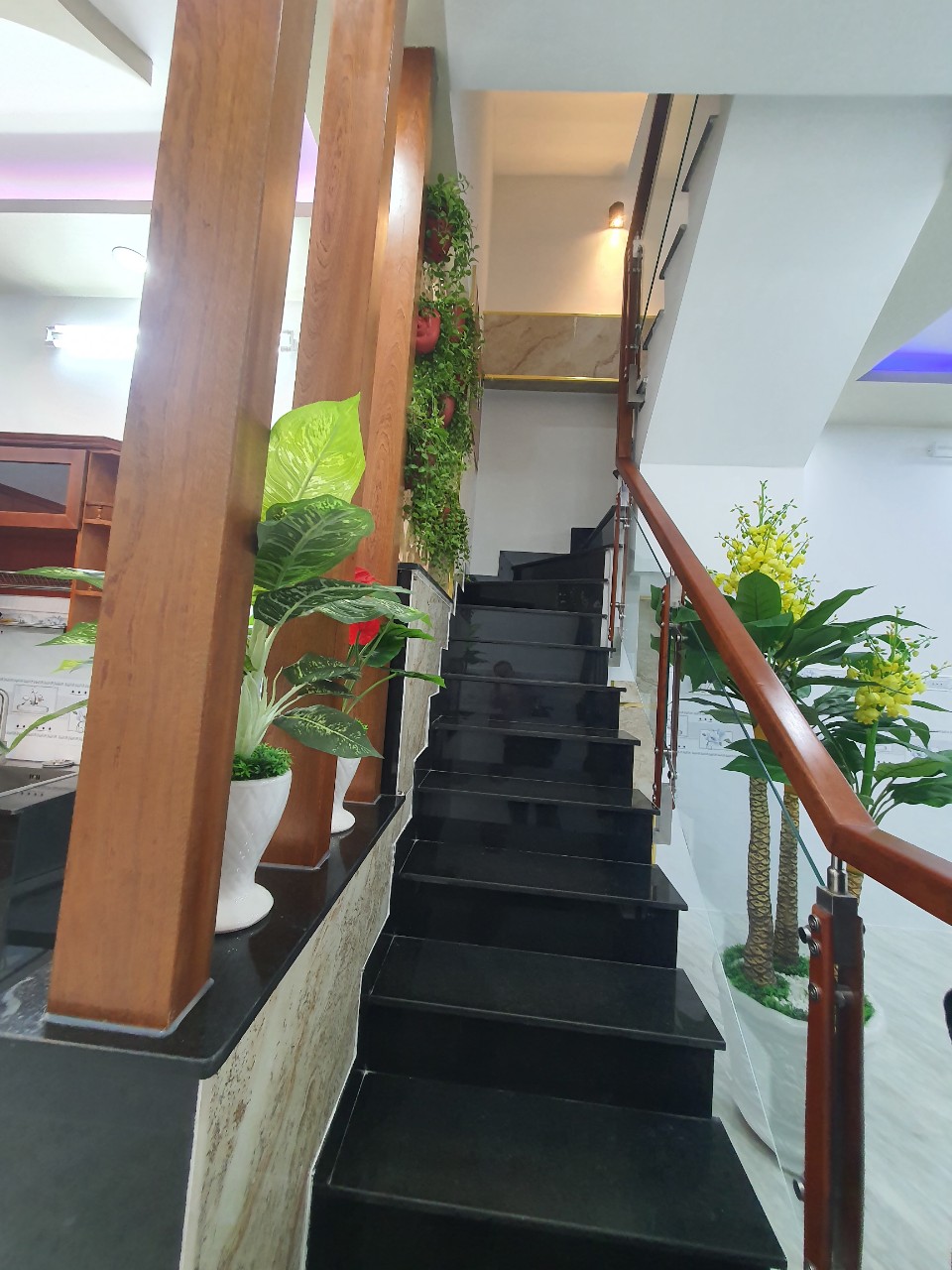 BÁN NHÀ ĐẸP VÀ THÔNG MINH- PHÚ THỌ HÒA, Q TÂN PHÚ, 3 TẦNG  5,5 TỶ Tel 08.777.37.357