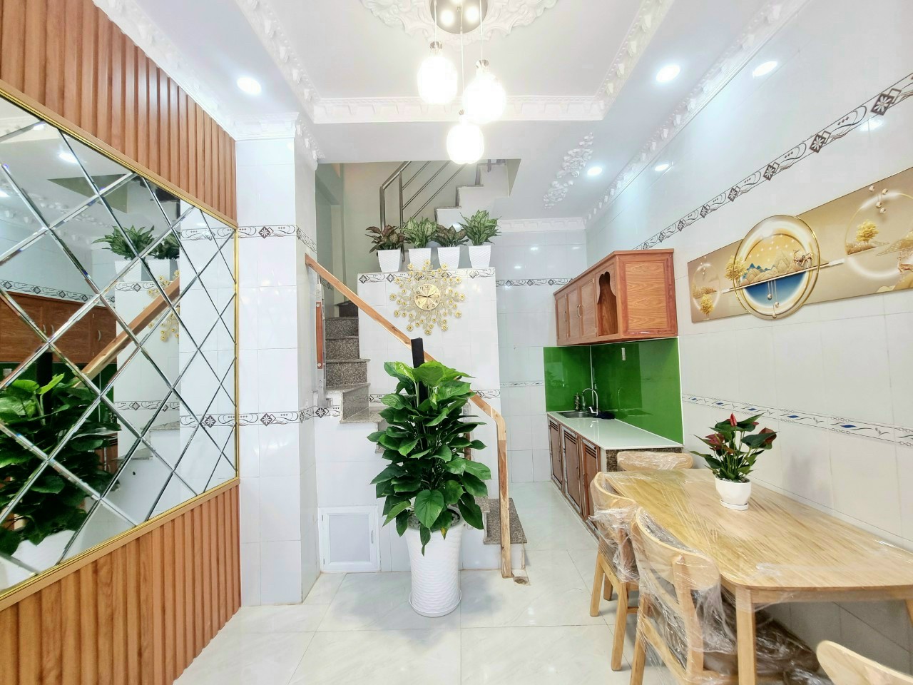 Bán nhà ĐSH Đặng Ngữ Lâm Nhà Bè, dt 3,2x9m, nhà 2 lầu, 3pn, 2wc, giá 1,98 tỷ.