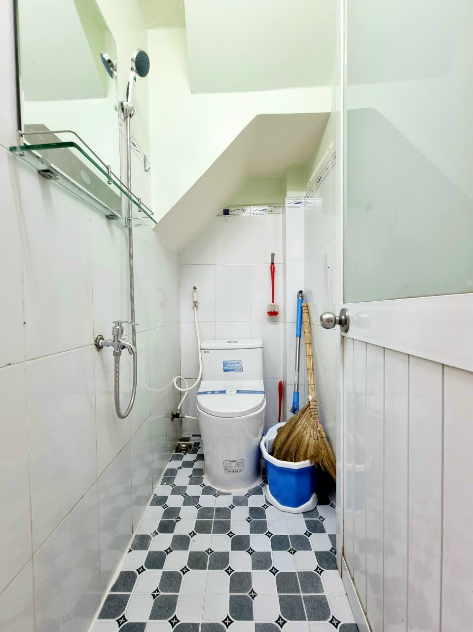 Bán nhà ĐSH Đặng Ngữ Lâm Nhà Bè, dt 3,2x9m, nhà 2 lầu, 3pn, 2wc, giá 1,98 tỷ.