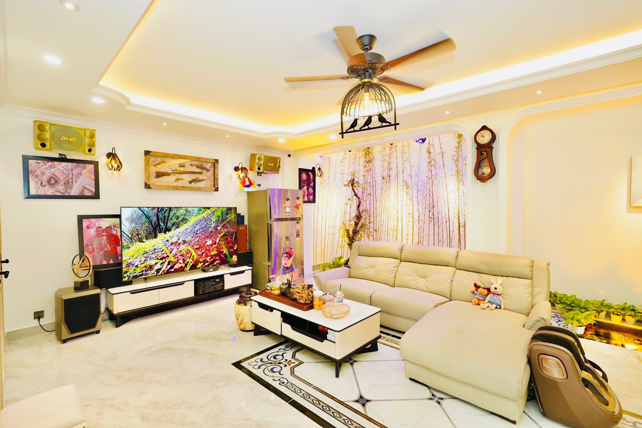 Bán nhà mặt tiền Khu Bàu Cát - Trần Mai Ninh, Tân Bình. DT 5.5x16m, hầm 5 tầng, nội thất cao cấp