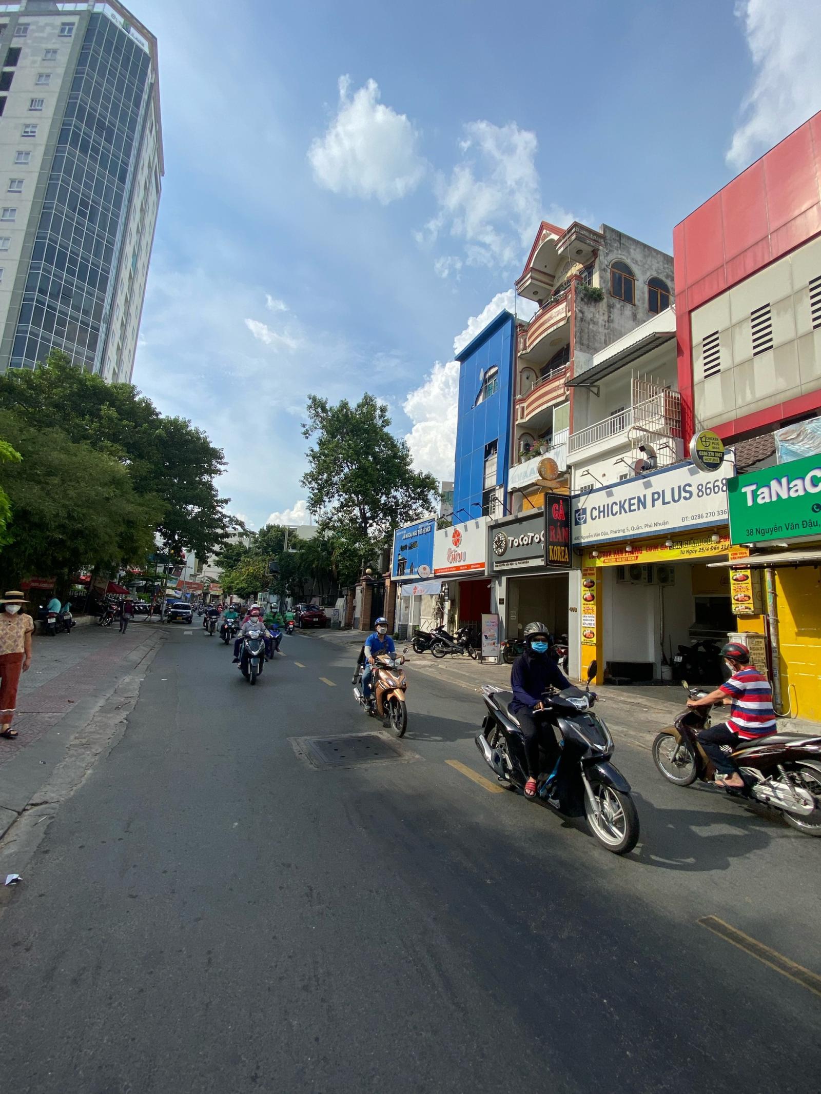 Bán nhà mặt tiền đường Nguyễn Bá Tuyển P12 Tân Bình. DT 4x20m giá 12.5 tỷ