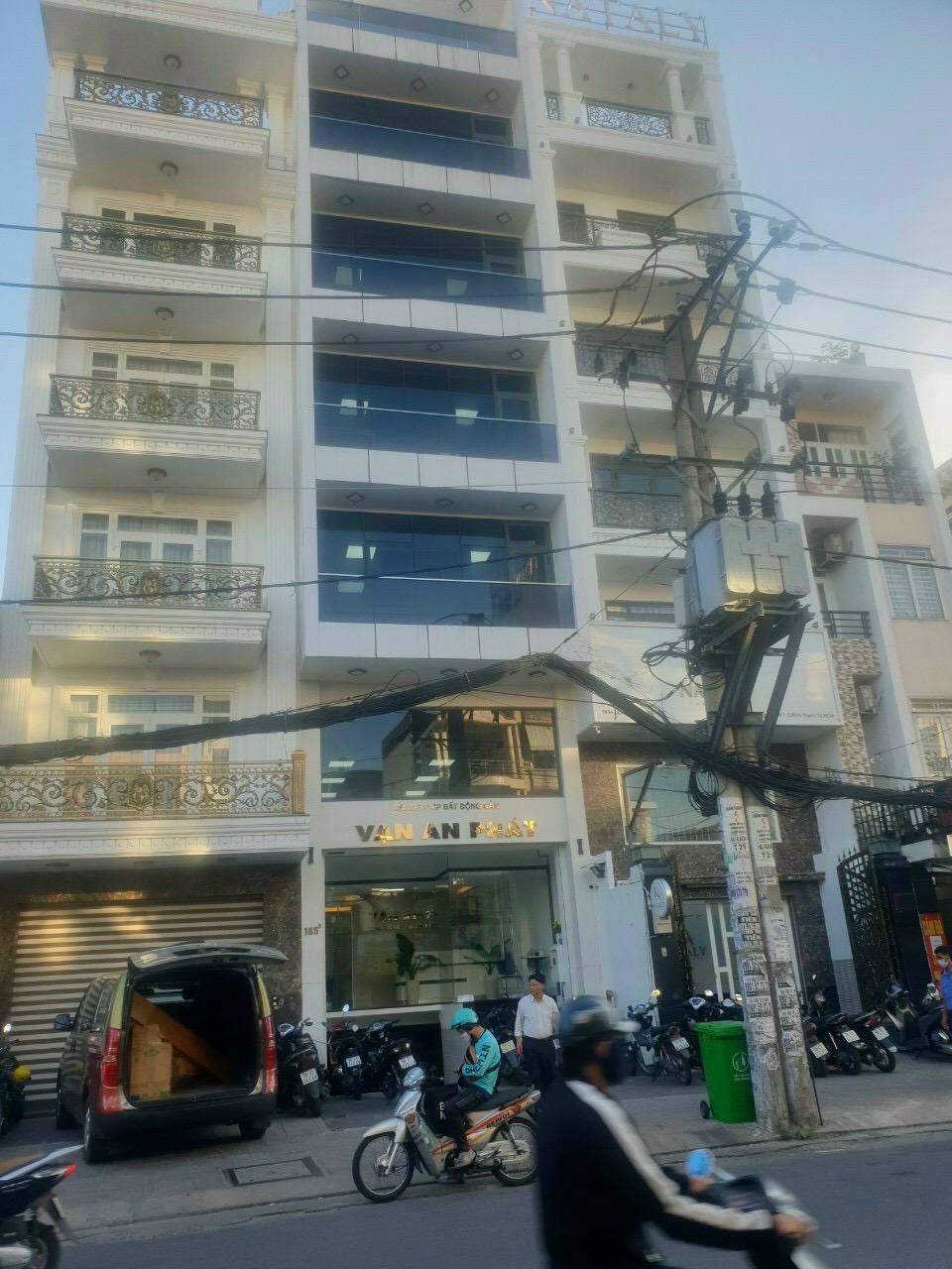 Bán nhà mặt tiền Lê Quang Định, P7, Bình Thạnh 4x30m 7 tầng sẵn HĐ thuê 55tr/th