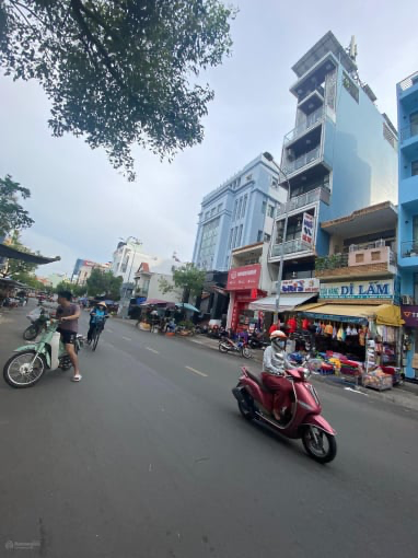 Gia đình đang vay bank cần bán nhà siêu vị trí MT Trần Quang Khải 9x36m