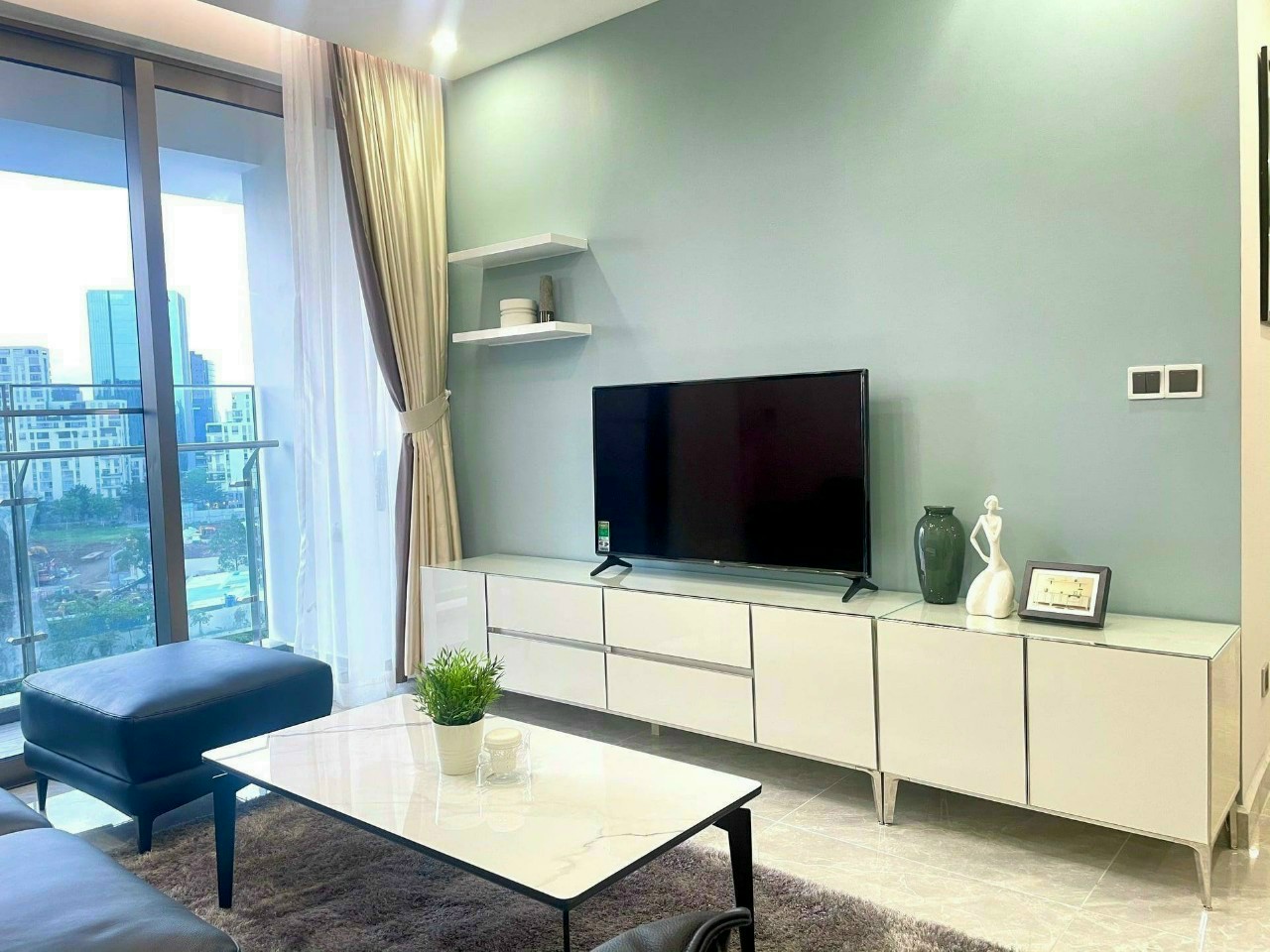 Bán căn hộ midtown,phú mỹ hưng,view sông,lầu 8,nhà như hình 124m2,10.1 tỷ.Lh 0903920635