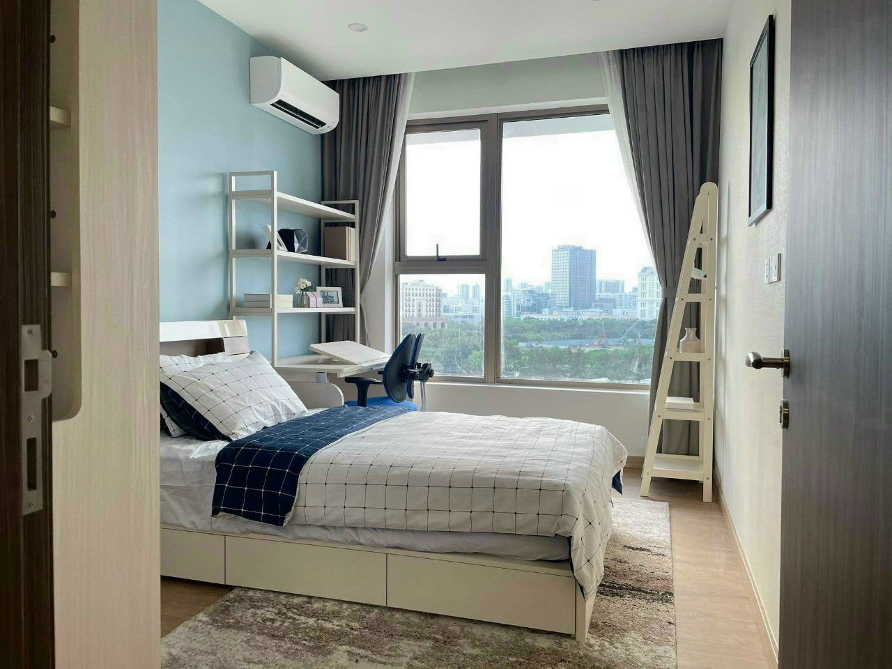 Bán căn hộ midtown,phú mỹ hưng,view sông,lầu 8,nhà như hình 124m2,10.1 tỷ.Lh 0903920635