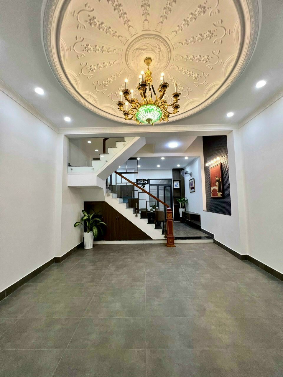 CĂN NHÀ HIỆN ĐẠI 3TẦNG + TUM + SÂN THƯỢNG, P. Linh Trung , giá 7,7 tỷ