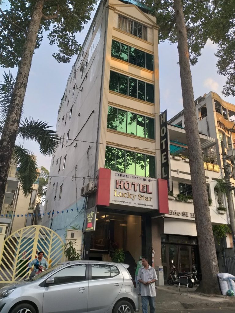 Chính chủ cần bán khách sạn góc 2 mặt tiền Sương Nguyệt Ánh, p.Bến Thành Quận 1. dt 5x16.5m xây 5 lầu thang máy, sổ hồng