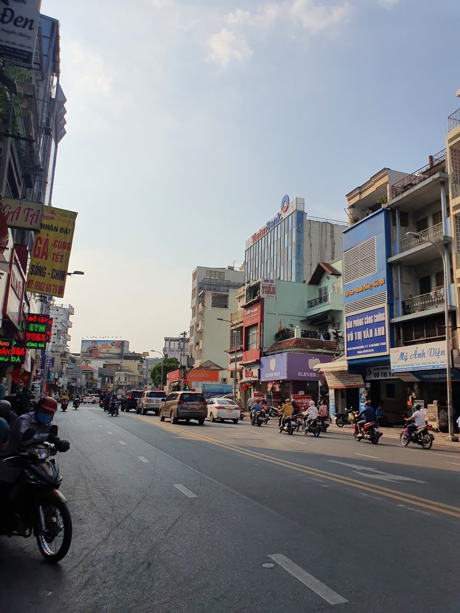 Kẹt ngân hàng bán gấp bán nhà mặt tiền Nguyễn Kiệm (DTCN: 127m2) nở hậu 6m trệt 2 lầu. Giá 17 tỷ