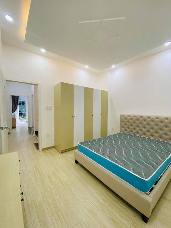 Nhà khu sân bay đường Lam Sơn, nhà mới 2 lầu - DT (4x12m) 10.5 tỷ