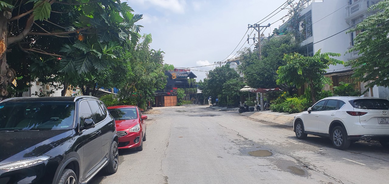 Cần bán nhà cấp 4 gần trường đại học Văn Lang, 4m*22m, 88m2, LH Tâm