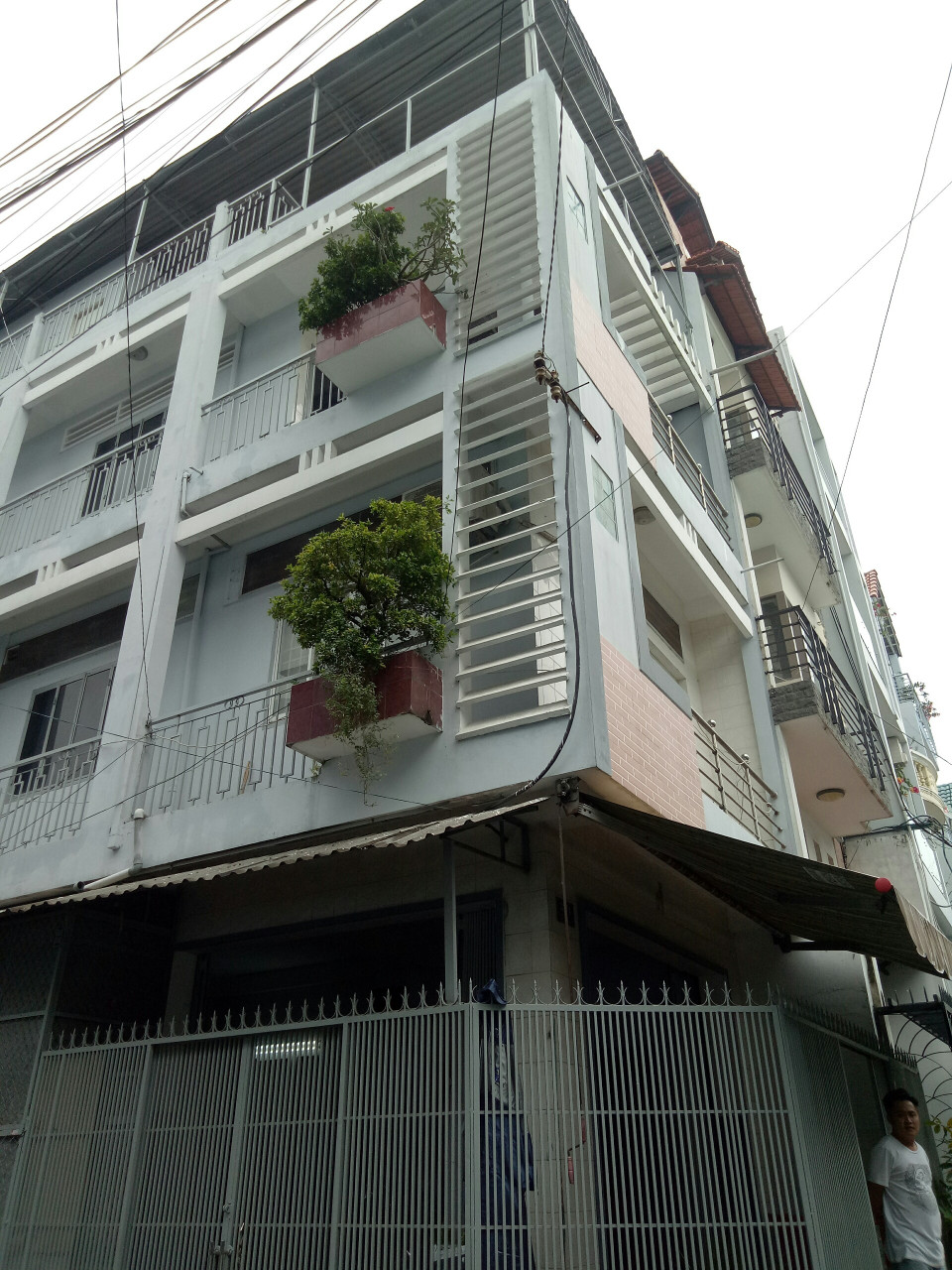 Bán nhà 5 tầng sân thượng 4.7 x 12 mặt tiền Lê Hồng Phong, P2, Q5 25 tỷ có thương lượng