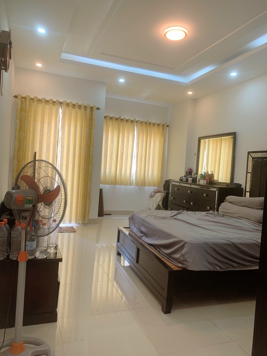 BÁN NHÀ (6,6*22m_Hầm Trệt 5 lầu). MT kinh doanh Bành Văn Trân, P7, Tân Bình. Giá 19 tỷ TL