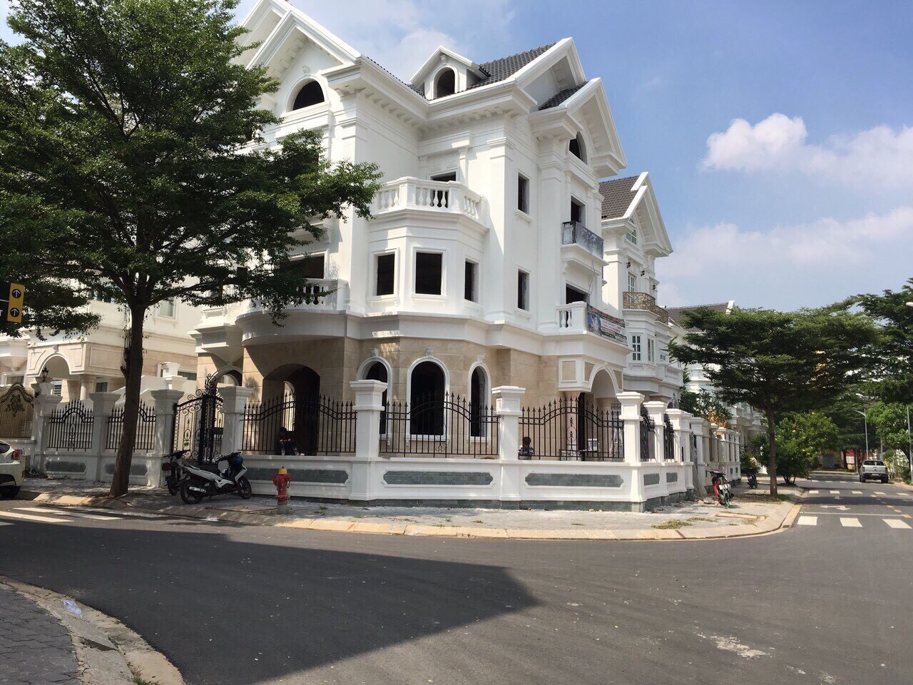 Bán nhà HXH quận Phú Nhuận, đường Đào Duy Anh Phường 9, (7.6x23) 7 tầng giá chỉ 30 tỉ TL