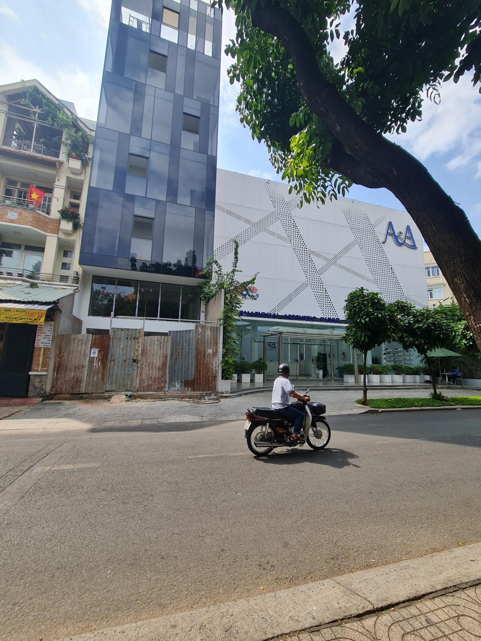 Bán tòa nhà khách sạn Bùi Thị Xuân - Tôn Thất Tùng Quận 1 DT 8x22m hầm 10 lầu giá 98 tỷ