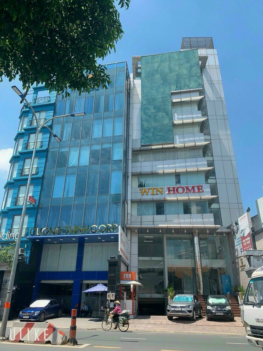 Bán nhà MT Nơ Trang Long - Phạm Văn Đồng ,8.2x22 nhà 4T giá 29 tỷ