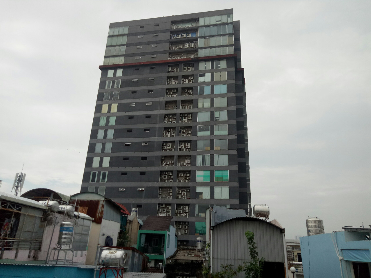 Tòa nhà BuilDing, diện tích lớn 11 x15m Q11 mặt tiền Hòa Bình nhà mới 5 lầu giá 36,5 tỷ TL