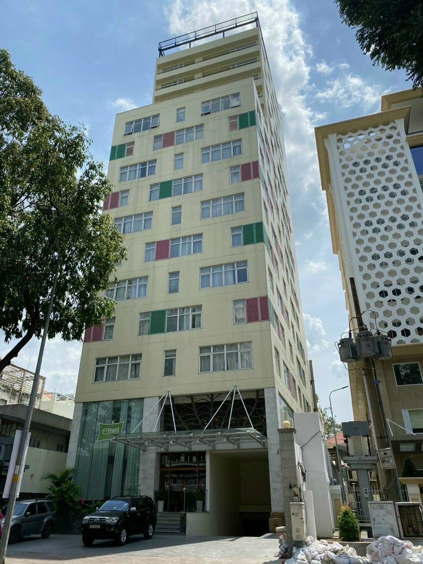  DT: 8x20m; bán toà nhà khu VIP Hoàng Việt, P4, Tân Binh; 9 tầng, thang máy, giá chỉ 39 tỷ