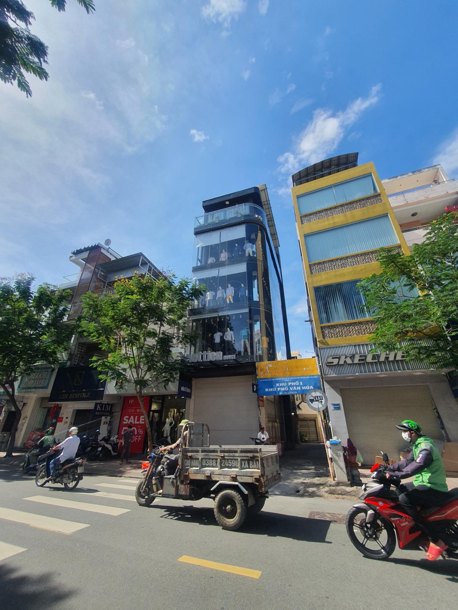 Hot! Siêu phẩm 6 tầng MT Hoàng Việt P. 4 Q. Tân Bình DT 4.2x23m HĐ thuê cao giá chỉ 23 tỷ TL