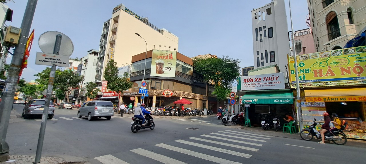 Bán nhà HXH đường Lê Văn Sỹ P1 Quận Tân Bình, DT 6x15m, KC 2 lầu, giá 13,5 tỷ TL