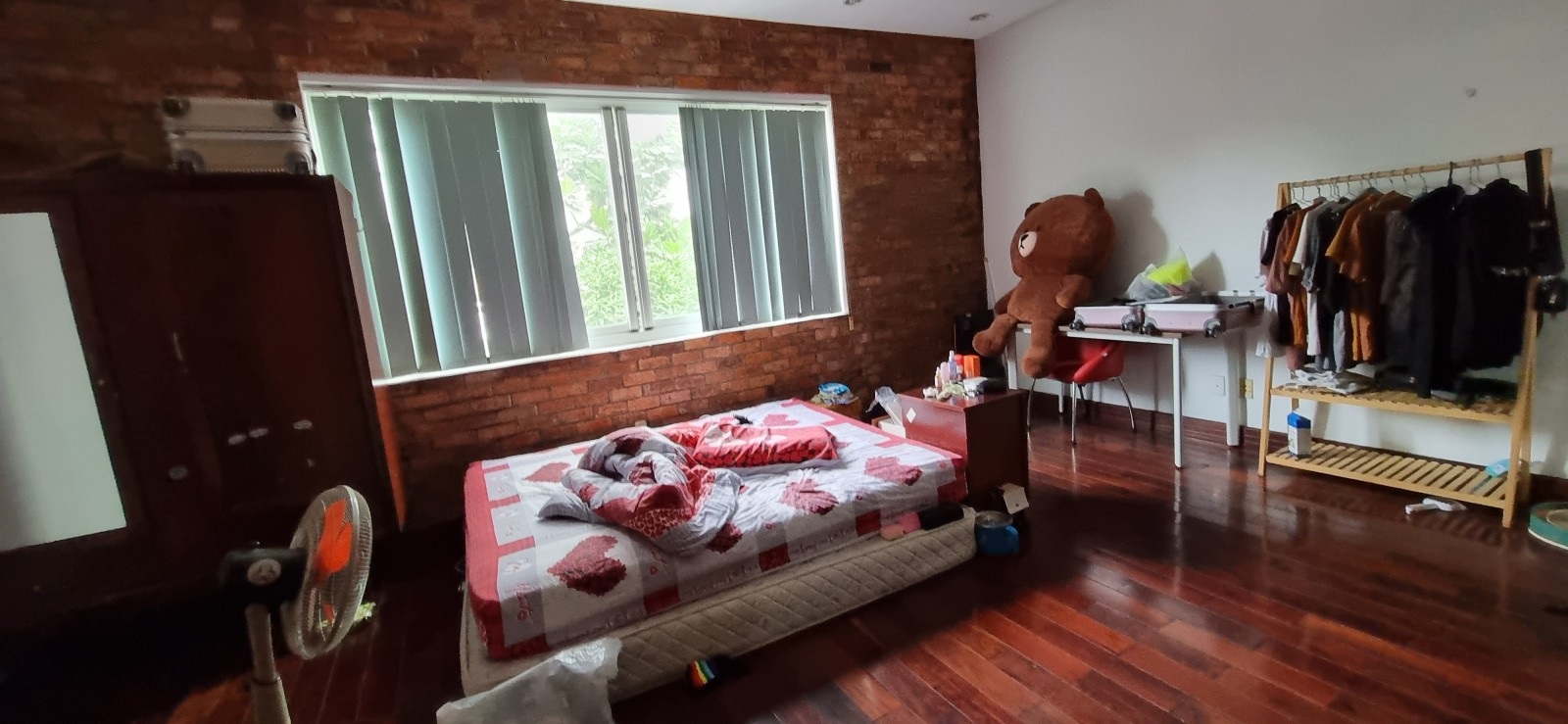 NHÀ MẶT TIỀN NẰM GIỮA KHU BIỆT THỰ THẢO ĐIỀN, 220m2 Khu nhà giàu sinh sống.