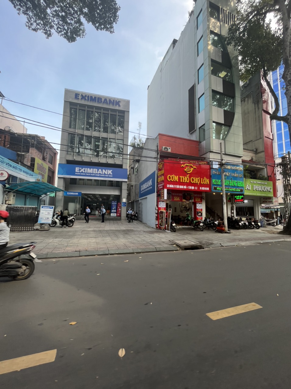 Mặt tiền DT 12x25m gần chợ Nguyễn Văn Trỗi – Lê Văn Sỹ, Quận 3. Giá bán 68 tỷ TL