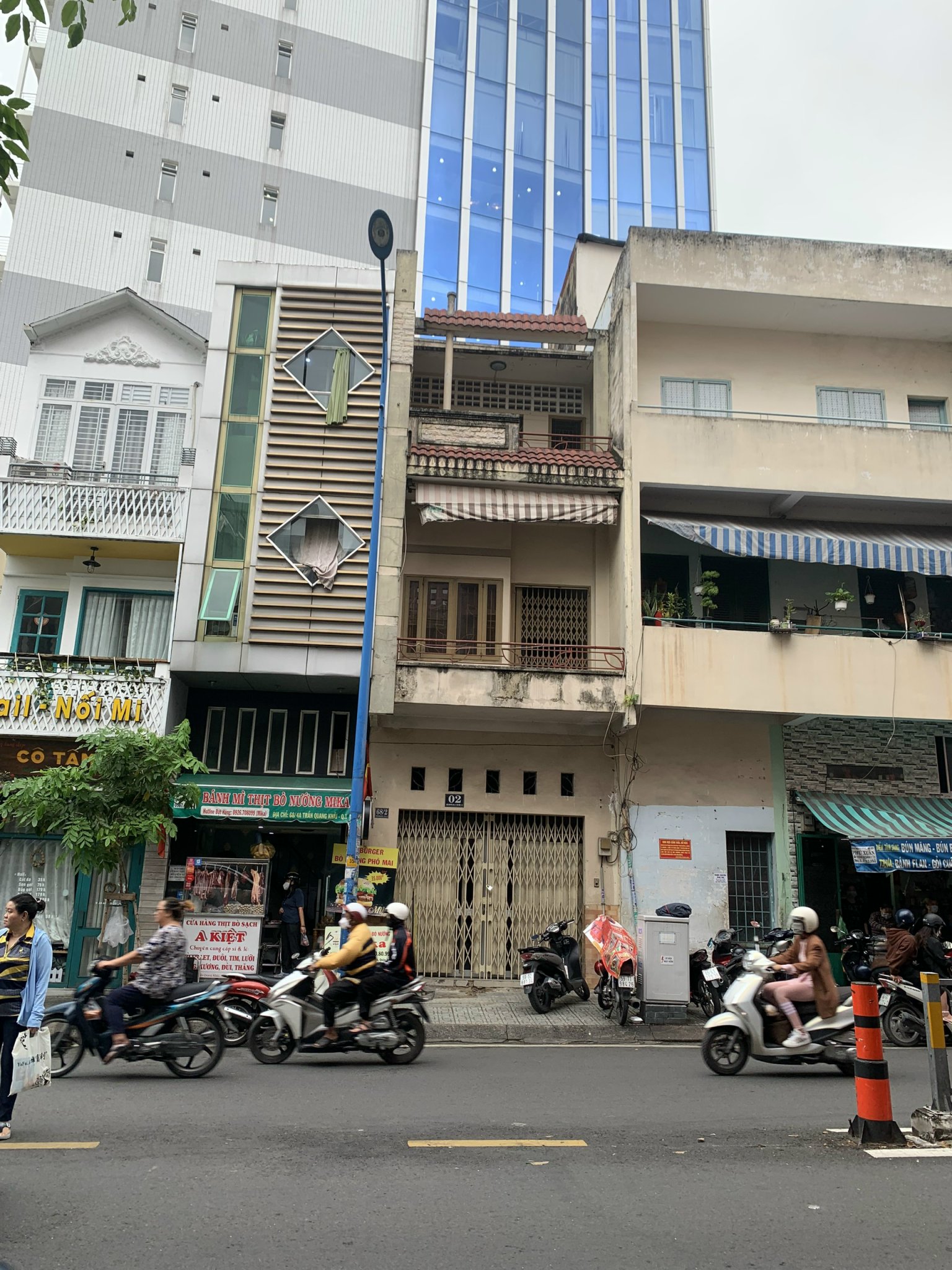 Kẹt tiền bán nhà mặt tiền Trần Quang Khải Tân Định Q1 4 tầng (4 x 20) HĐT 50 triệu giá cực tốt