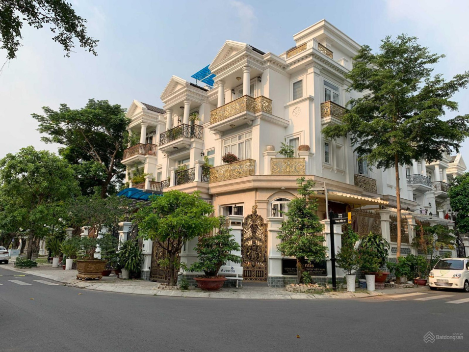 Cần bán gấp biệt thự 2 mặt tiền KDC Cityland Phan Văn Trị - Emart, DT 8x20m, 4 tầng + hầm