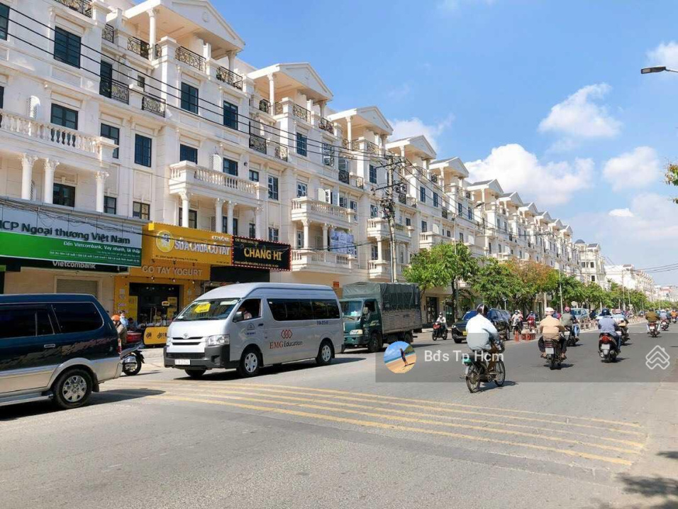 Bán gấp nhà Cityland P5, DT 6 x 19m đã hoàn thiện full nội thất, 1 hầm 4 lầu