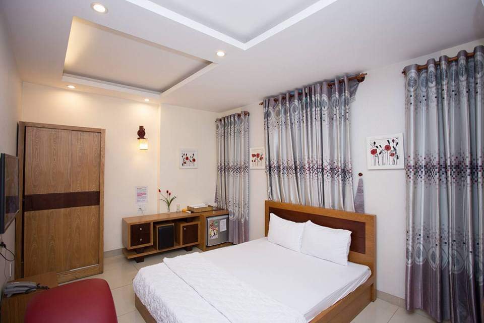Bán Hotel 2 sao Mặt Tiền Khu K300, Phường 12, Quận Tân Bình 