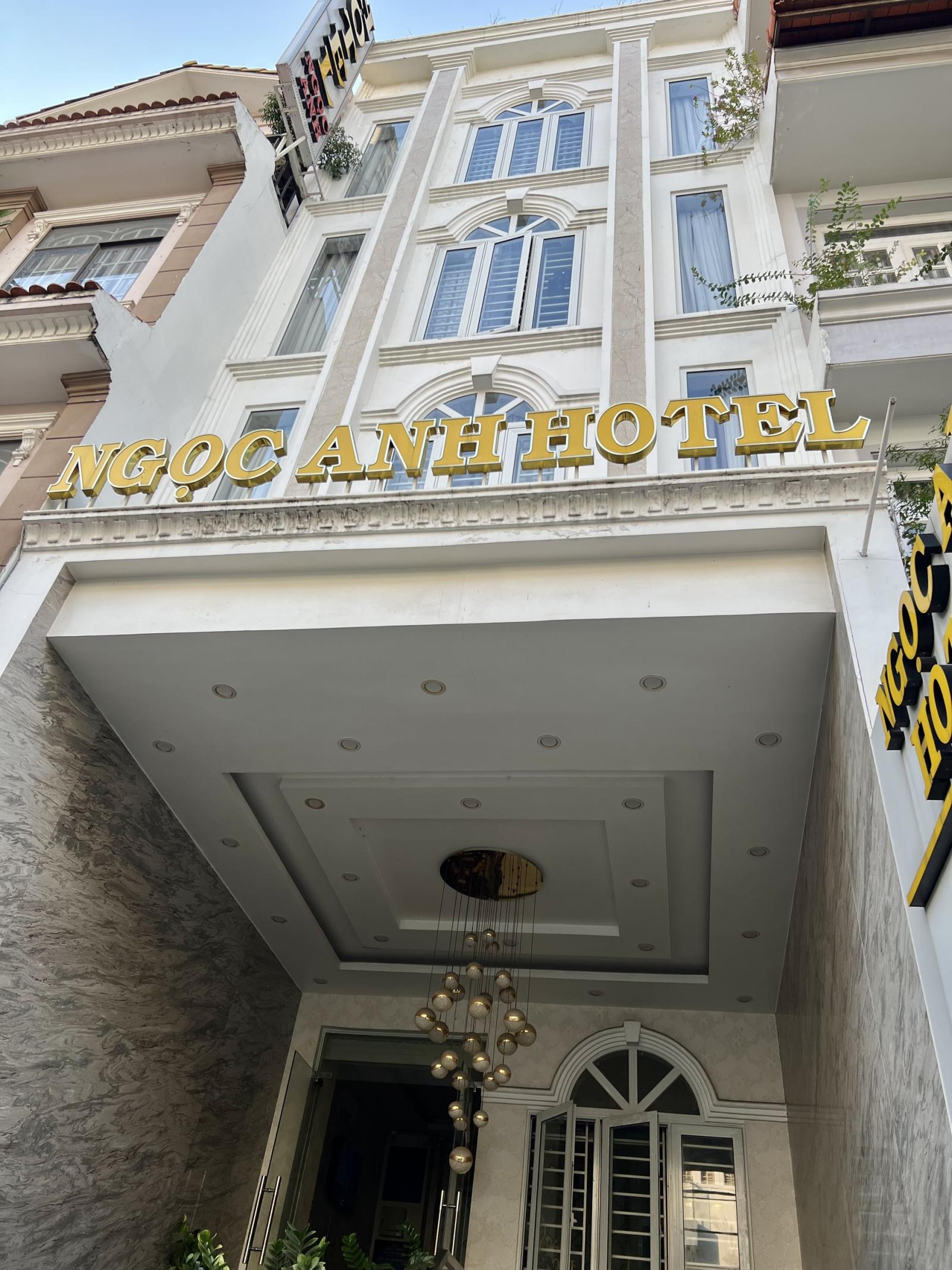 Bán Hotel 2 Sao Mặt Tiền Sầm Sơn, Phường 4, Quận Tân Bình - HĐ thuê 100tr/th  