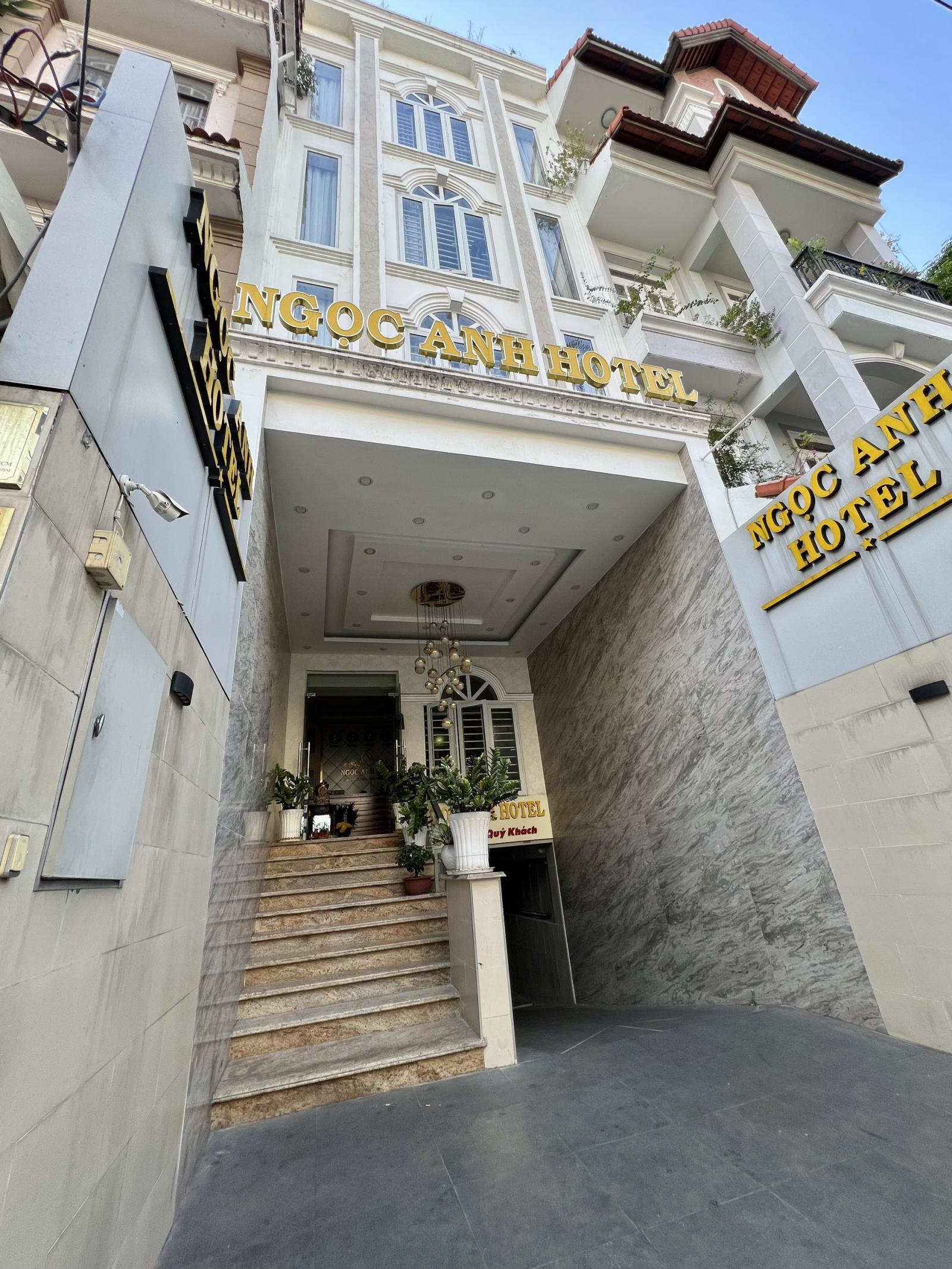 Bán Hotel 2 Sao Mặt Tiền Sầm Sơn, Phường 4, Quận Tân Bình - HĐ thuê 100tr/th  